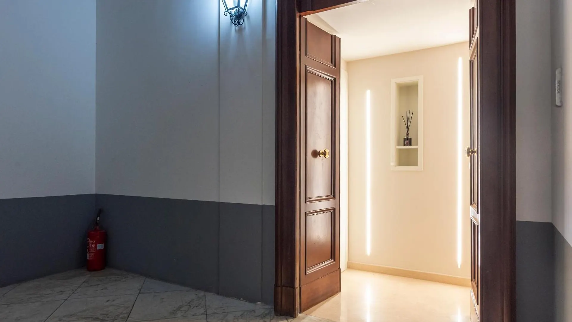 Chiatamone Seafront Apartment Naples 0*,  Italy