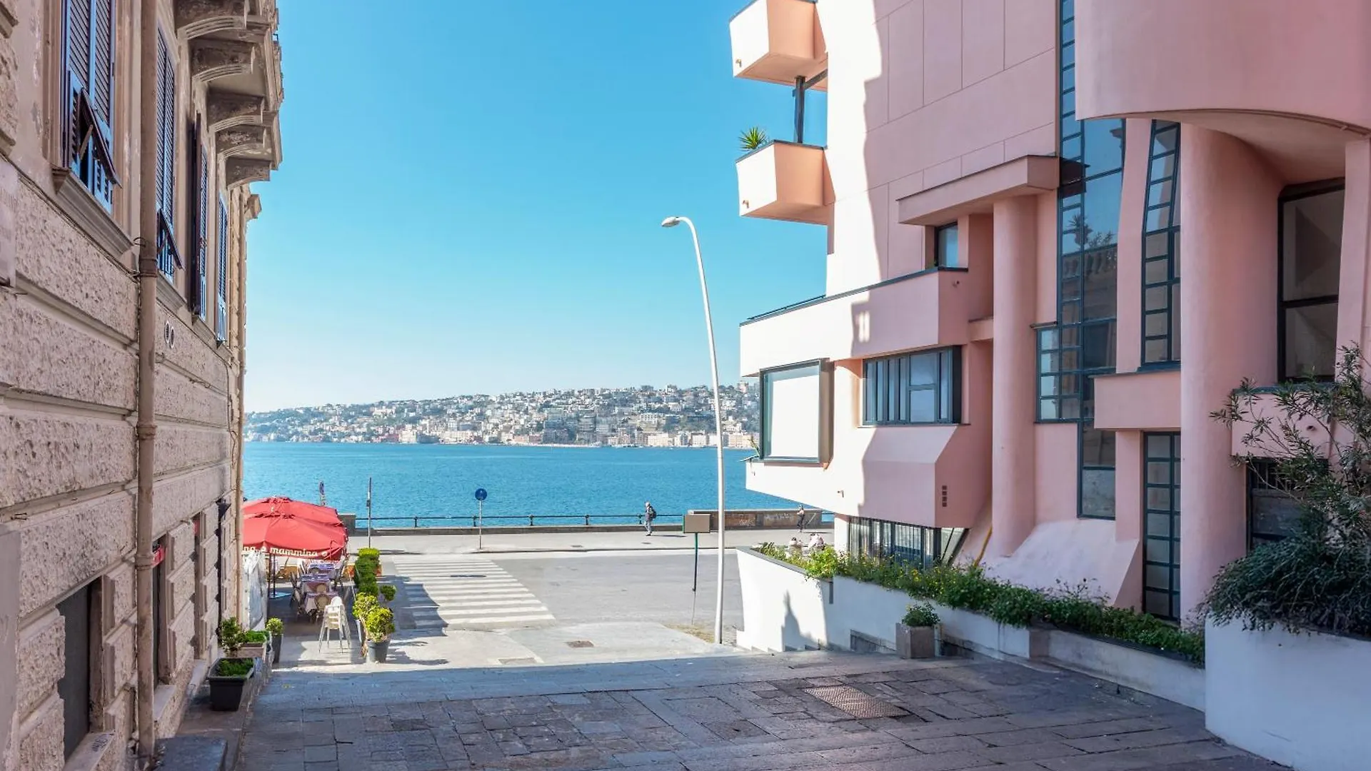 Chiatamone Seafront Apartment Naples Italy