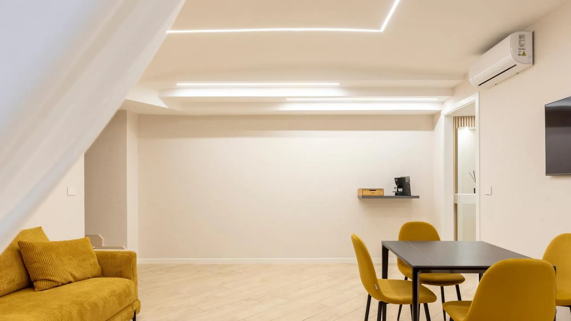 Chiatamone Seafront Apartment Naples 0*,
